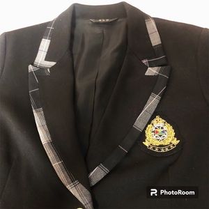 Preppy Black S & D 2 button blazer metal embroidered crest contrast trim